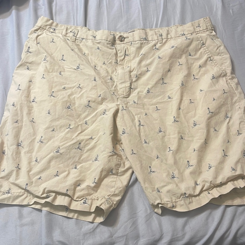 Freshly laundered is of shorts size 40.